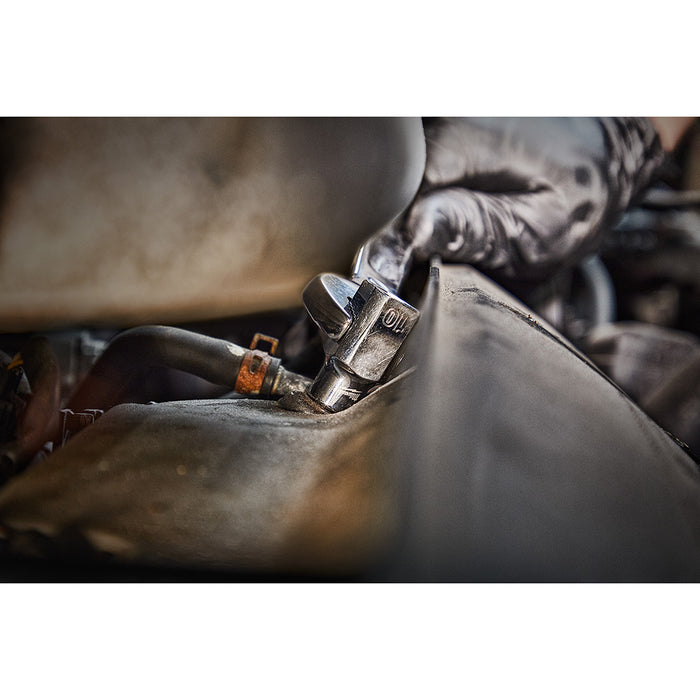 Milwaukee 3/8 in. 32 Pc. Ratchet and Socket Set in PACKOUT™ - Metric